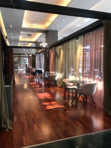 Mesitas para comer hotel